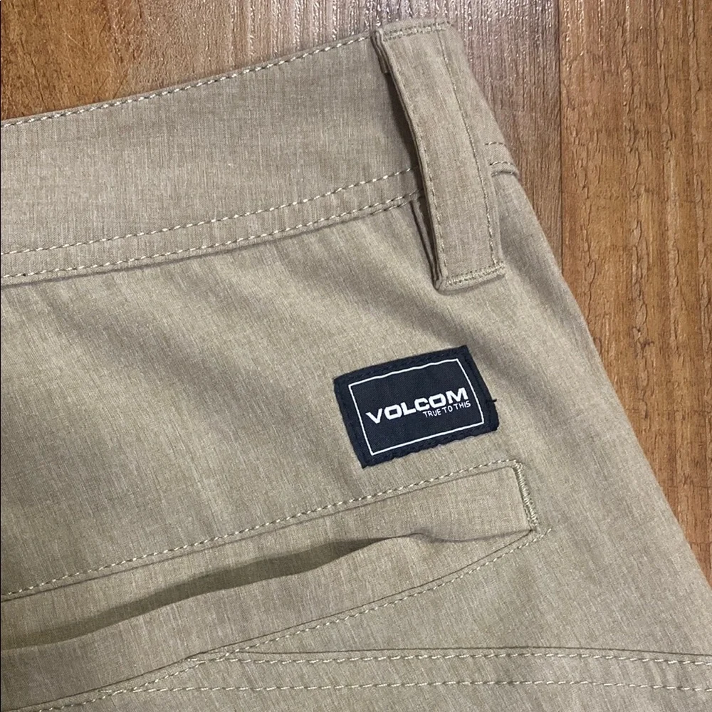 Volcom tan shorts size 38